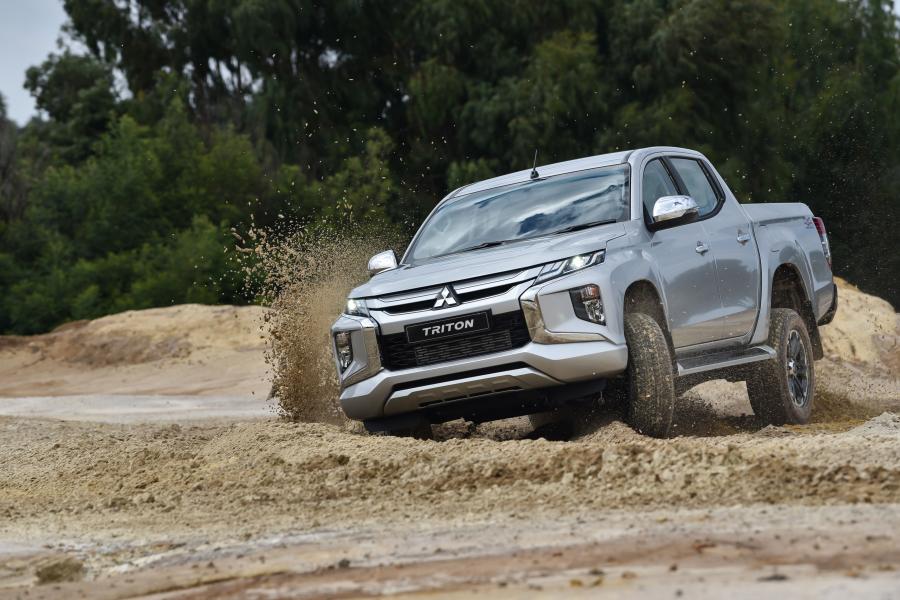  Mitsubishi Triton Double Cab 2019 года  (ZA) (фото 11 из 40)